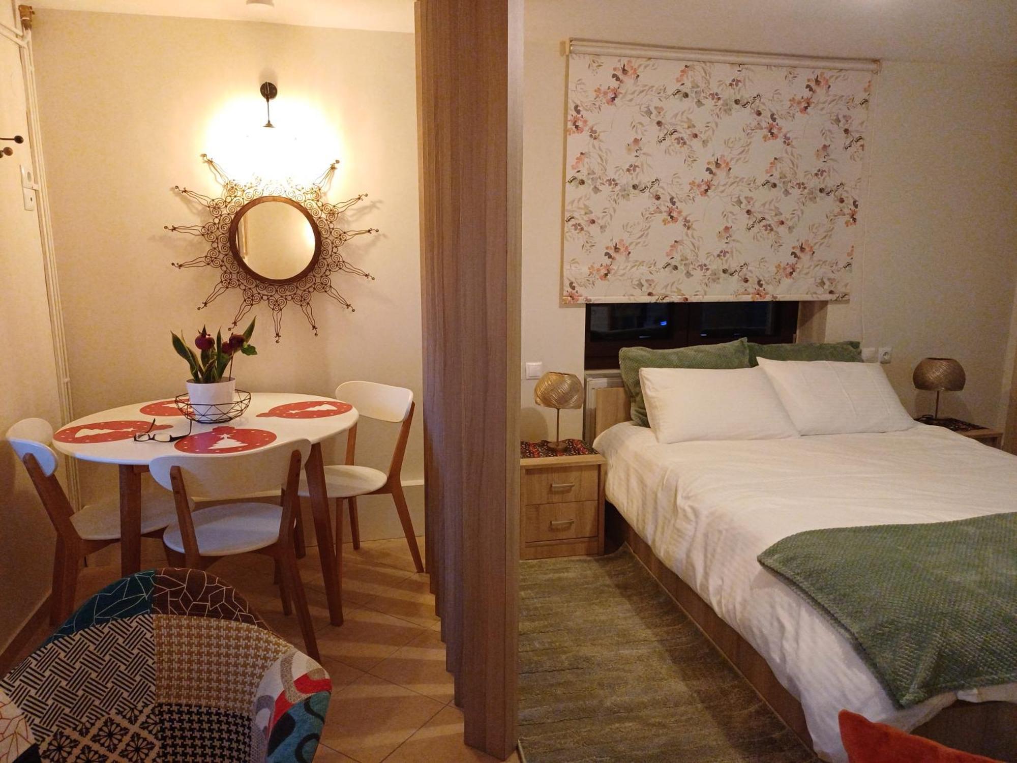 Appartement Το Σπίτι Της Ευτυχίας Στούντιο à Karpenísion Extérieur photo
